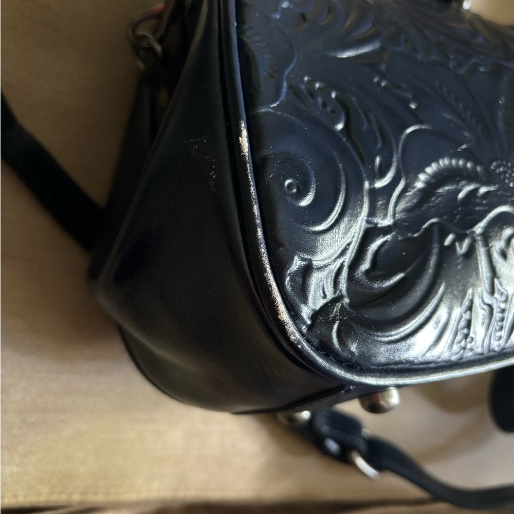 Navy Blue Patricia Nash Crossbody Bag with Embossed Design GRACCHI OCEANO - Picture 6 of 8